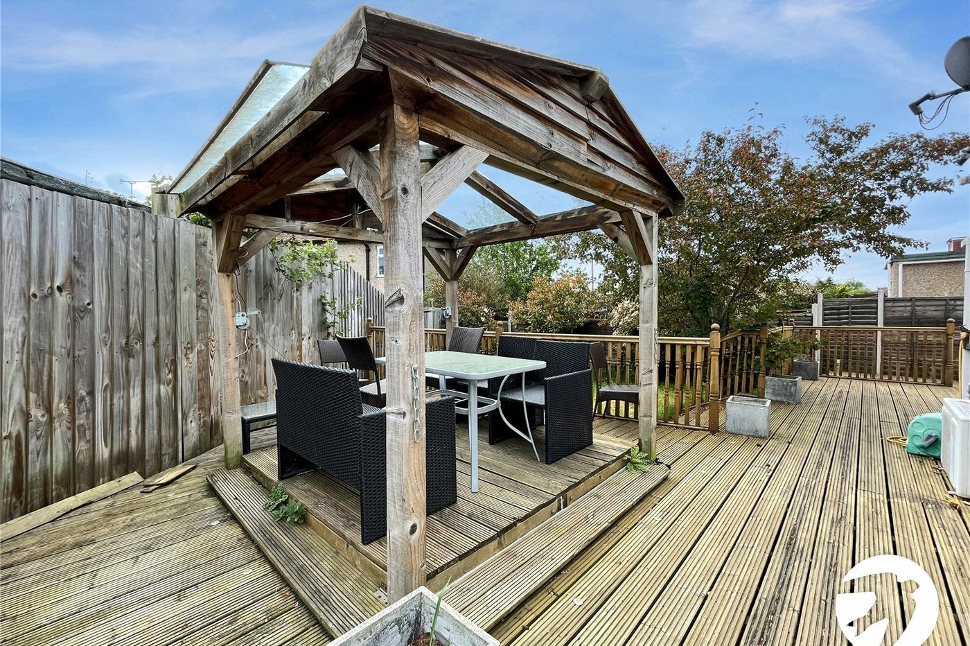 4 bedroom bungalow to rent in Bexleyheath | Robinson Jackson