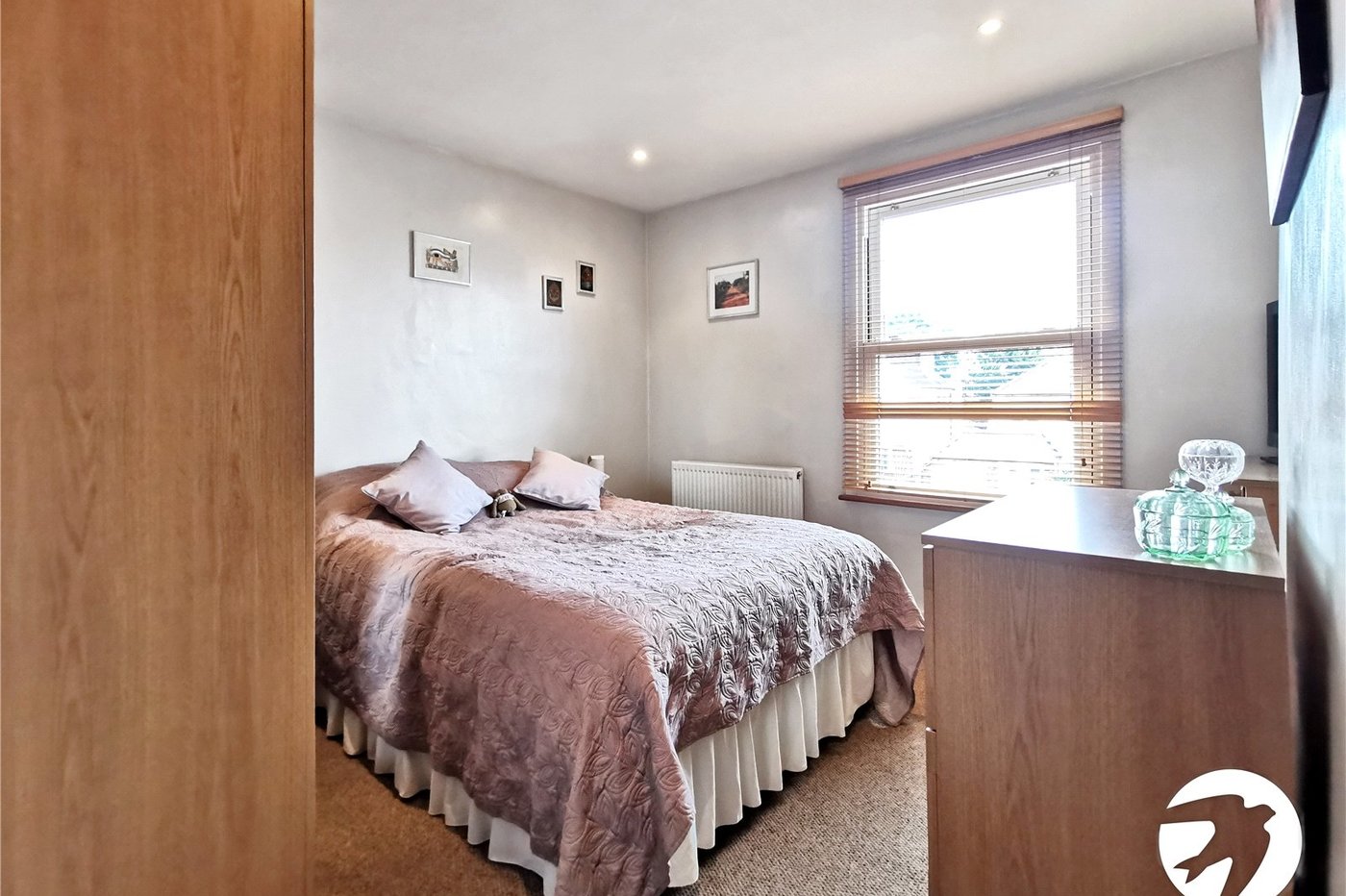 2 bedroom house to rent in Dartford | Robinson Jackson