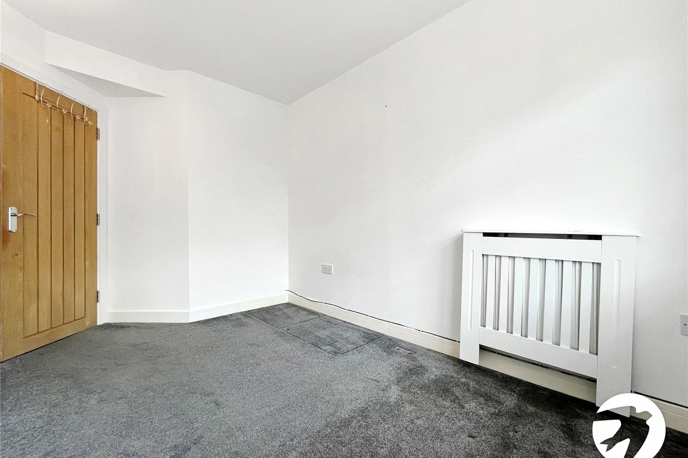 2 bedroom property to rent in Rainham | Robinson Michael & Jackson
