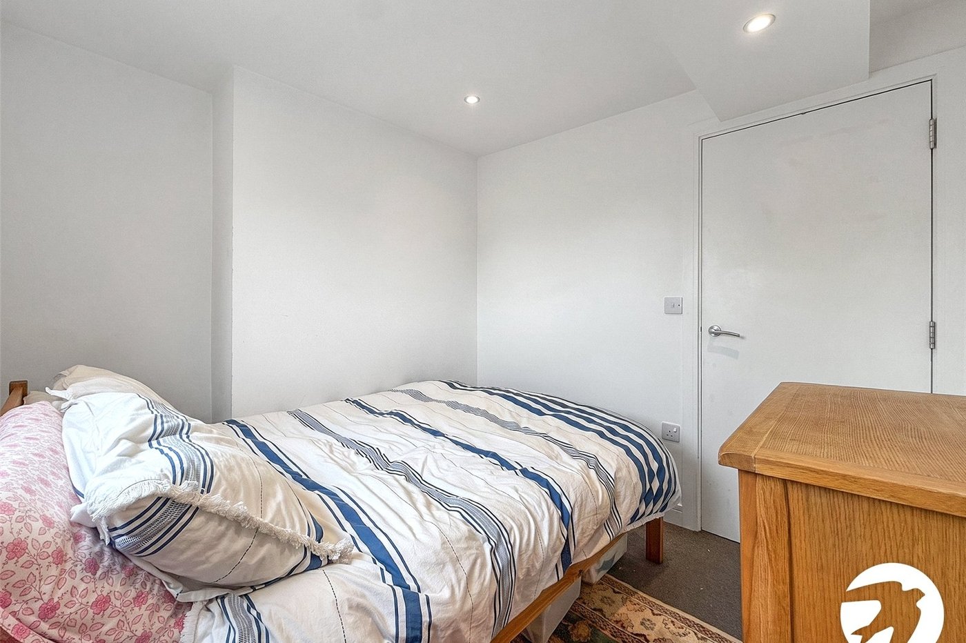 1 bedroom property to rent in Rochester | Robinson Michael & Jackson