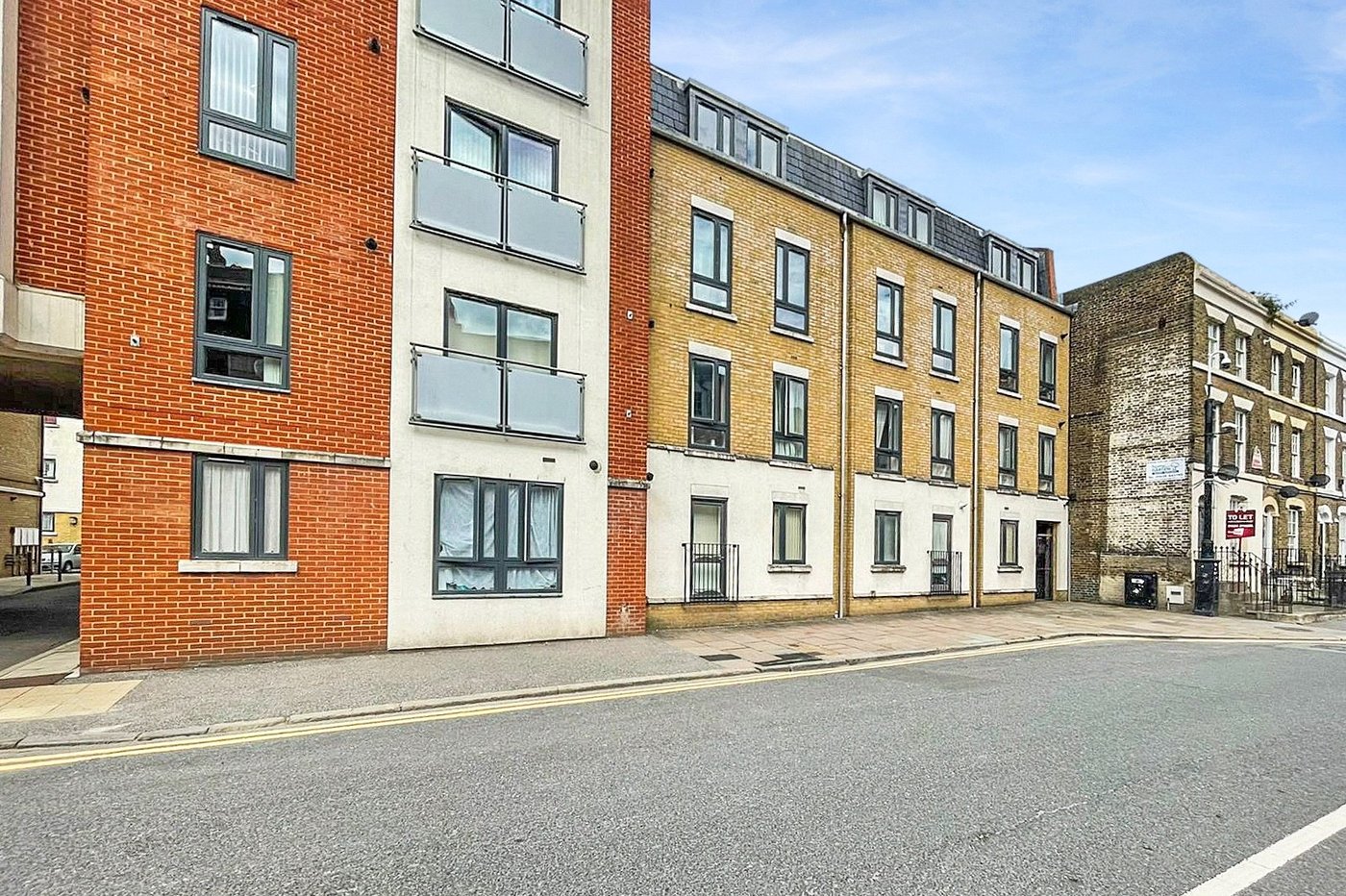 1 bedroom property to rent in Rochester | Robinson Michael & Jackson