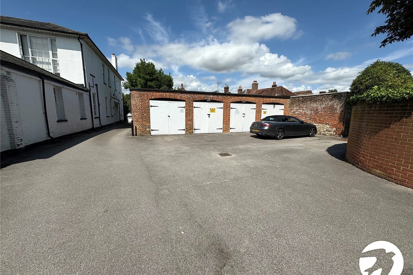 2 bedroom property to rent in West Malling | Robinson Michael & Jackson