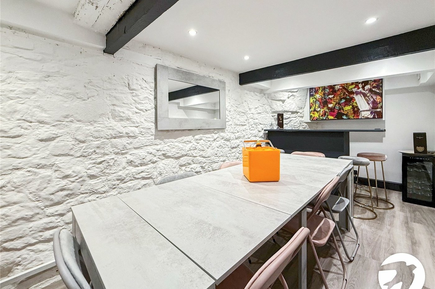 2 bedroom property to rent in West Malling | Robinson Michael & Jackson