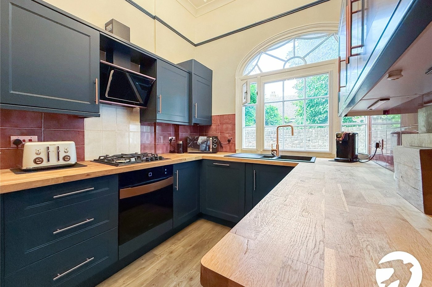 2 bedroom property to rent in West Malling | Robinson Michael & Jackson