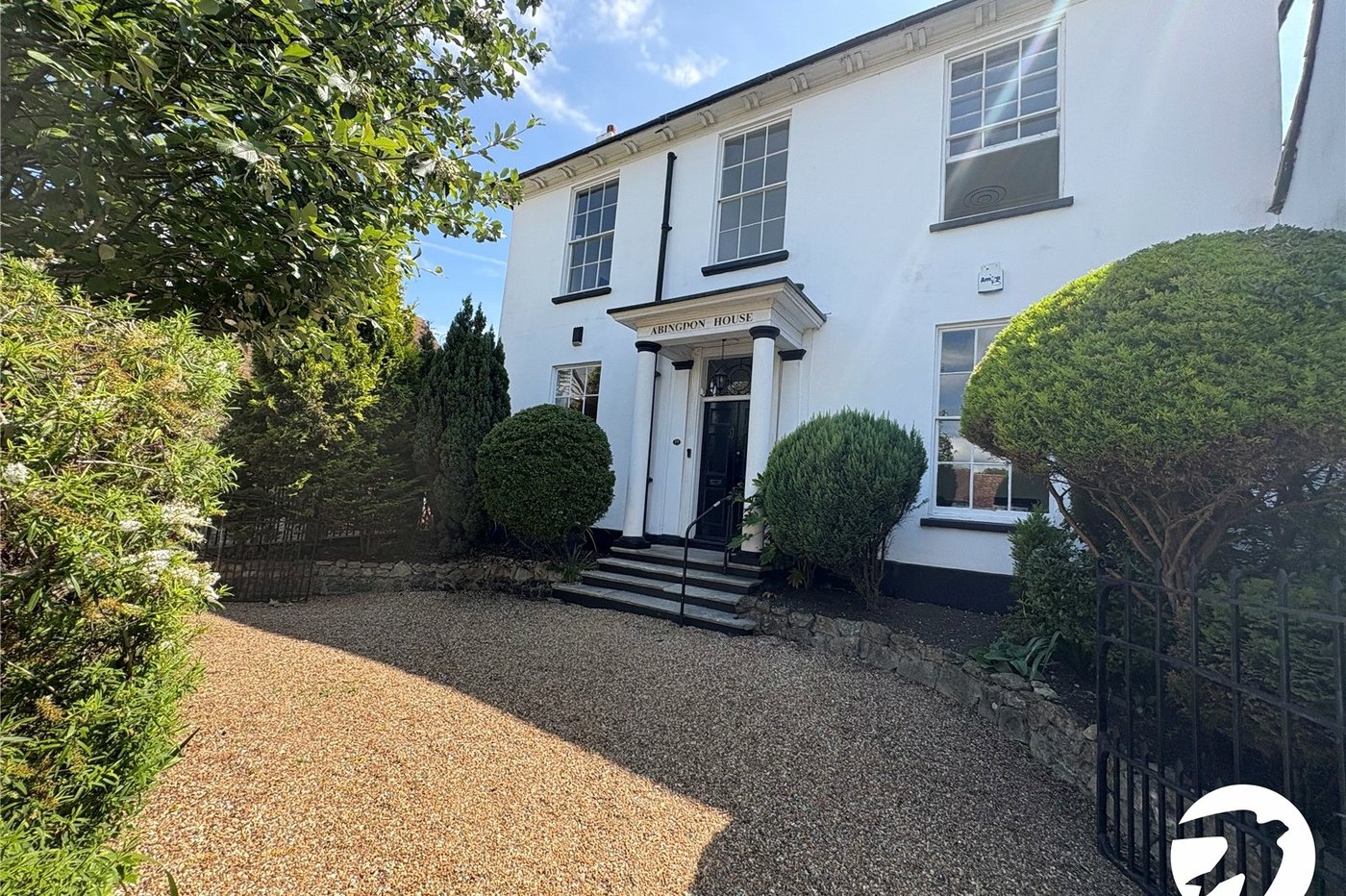 2 bedroom property to rent in West Malling | Robinson Michael & Jackson