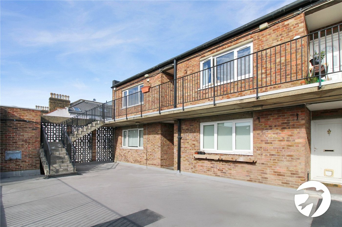 2 bedroom property to rent in London | Robinson Jackson