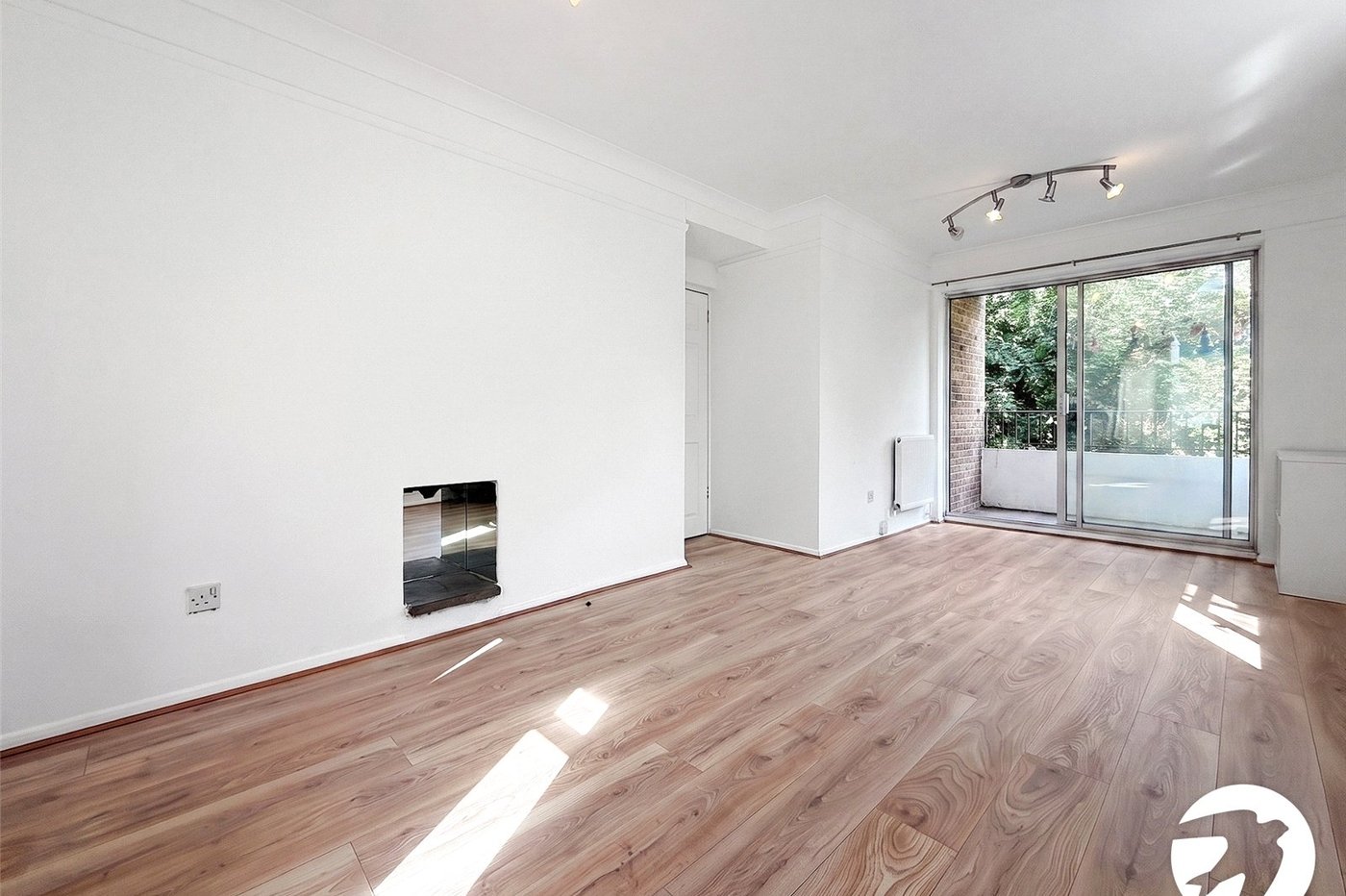2 bedroom property to rent in London | 