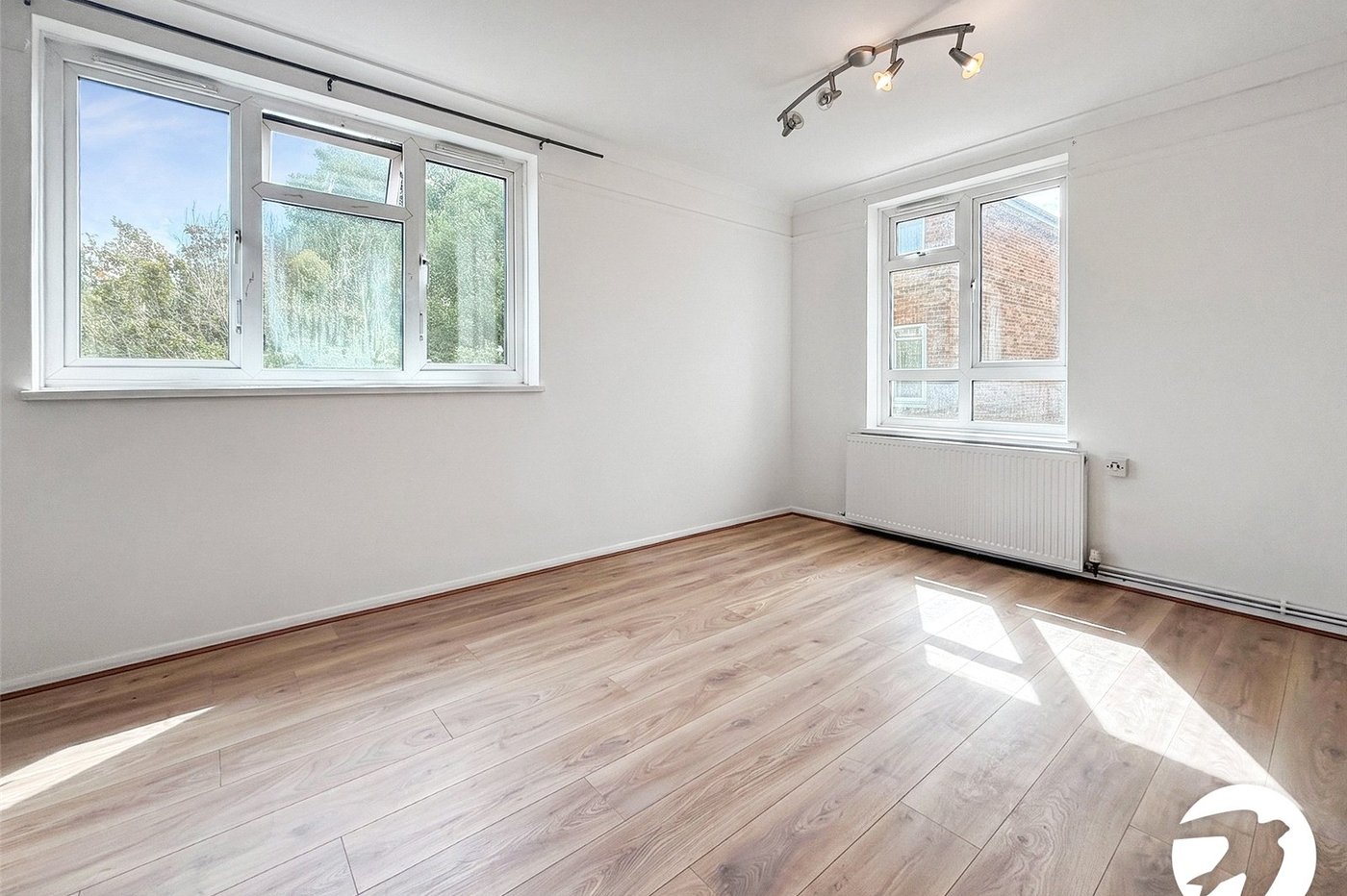 2 bedroom property to rent in London | 
