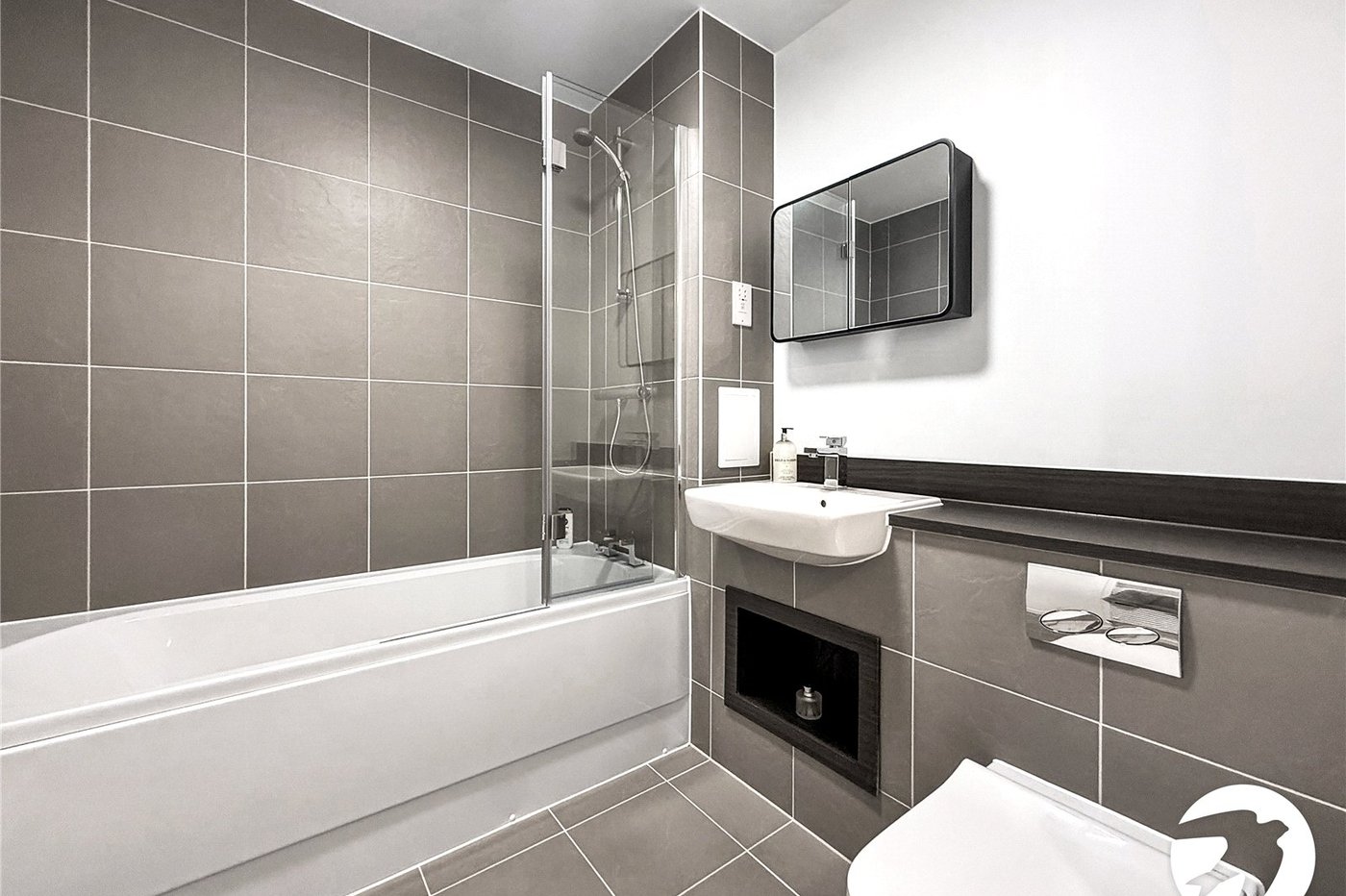 2 bedroom property to rent in London | Robinson Jackson