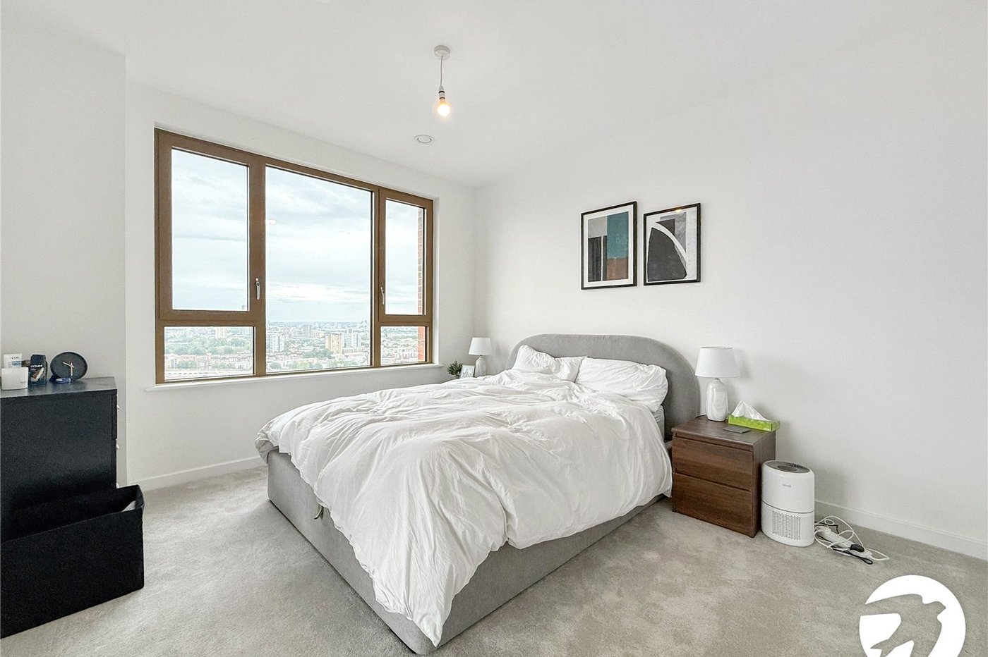 2 bedroom property to rent in London | Robinson Jackson