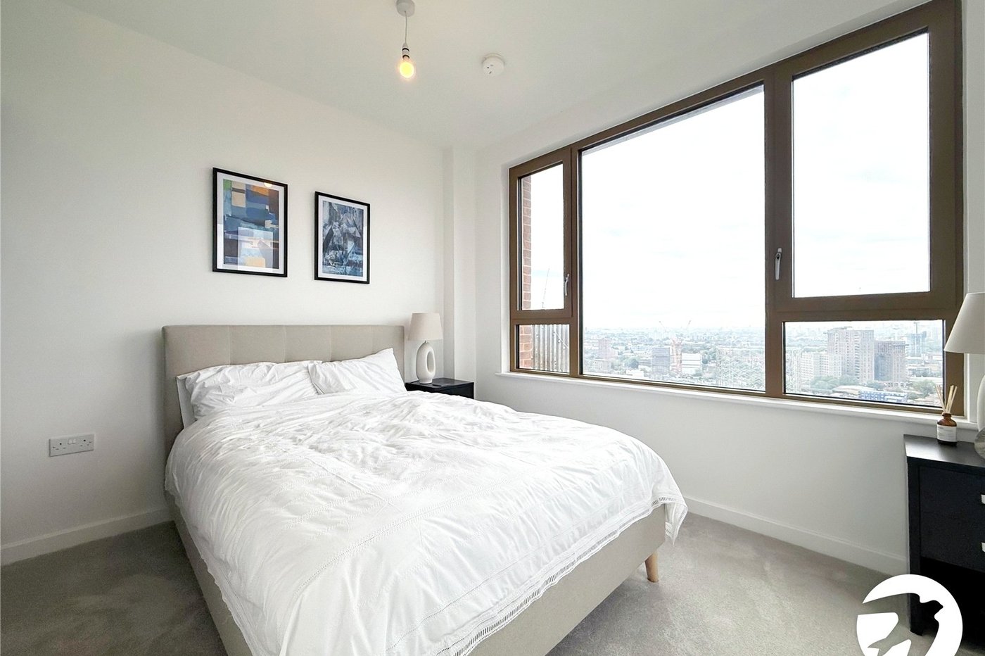 2 bedroom property to rent in London | Robinson Jackson