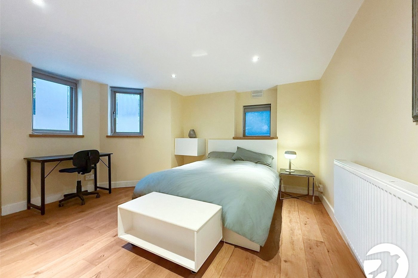 2 bedroom property to rent in London | Robinson Jackson