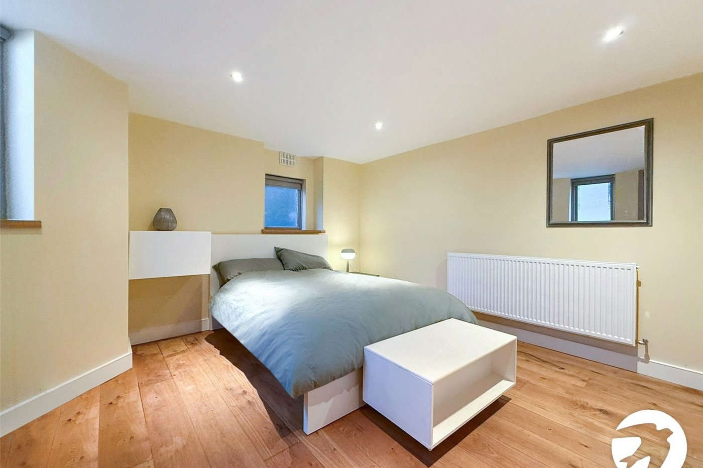 2 bedroom property to rent in London | Robinson Jackson