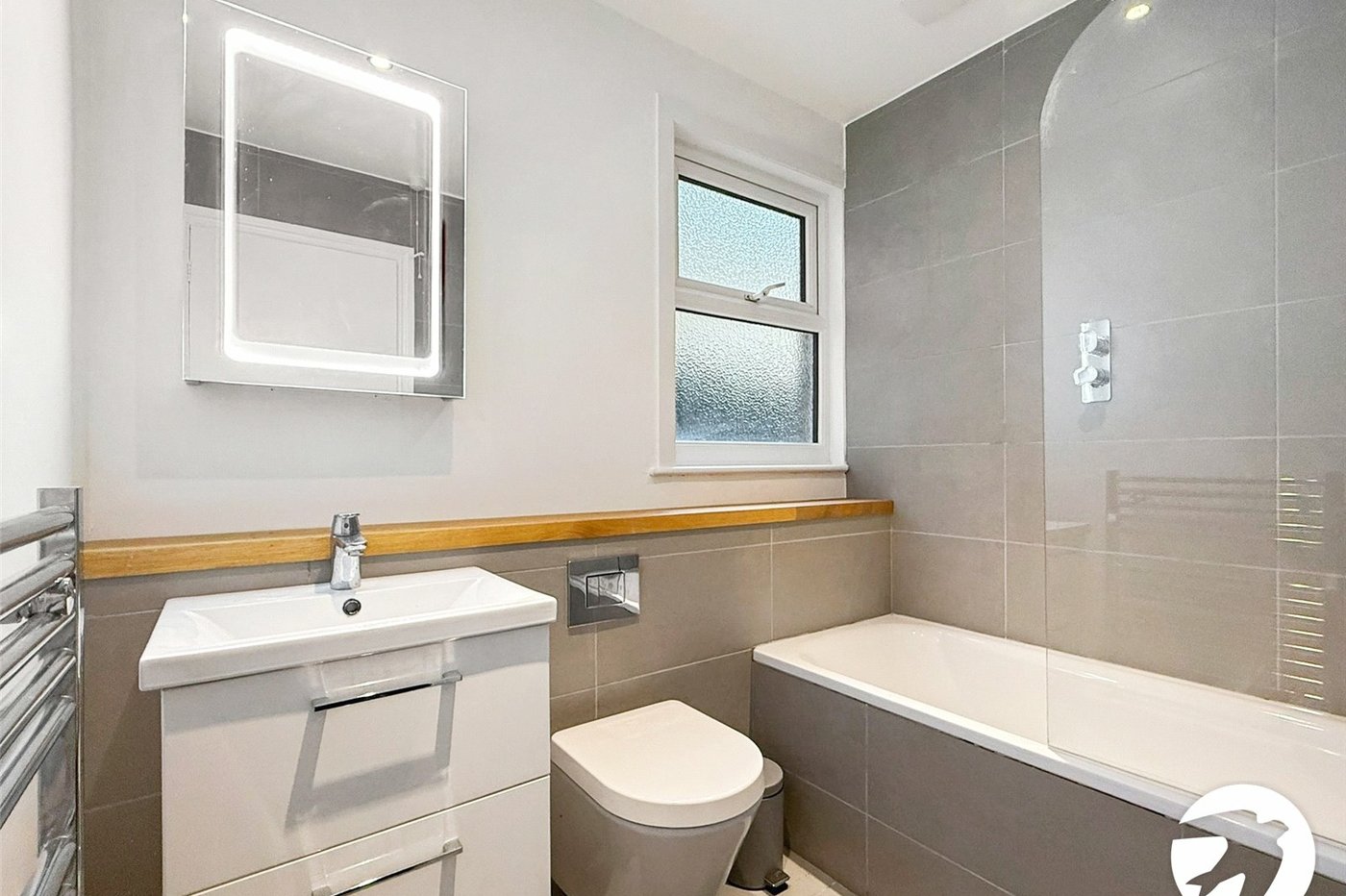 2 bedroom property to rent in London | Robinson Jackson