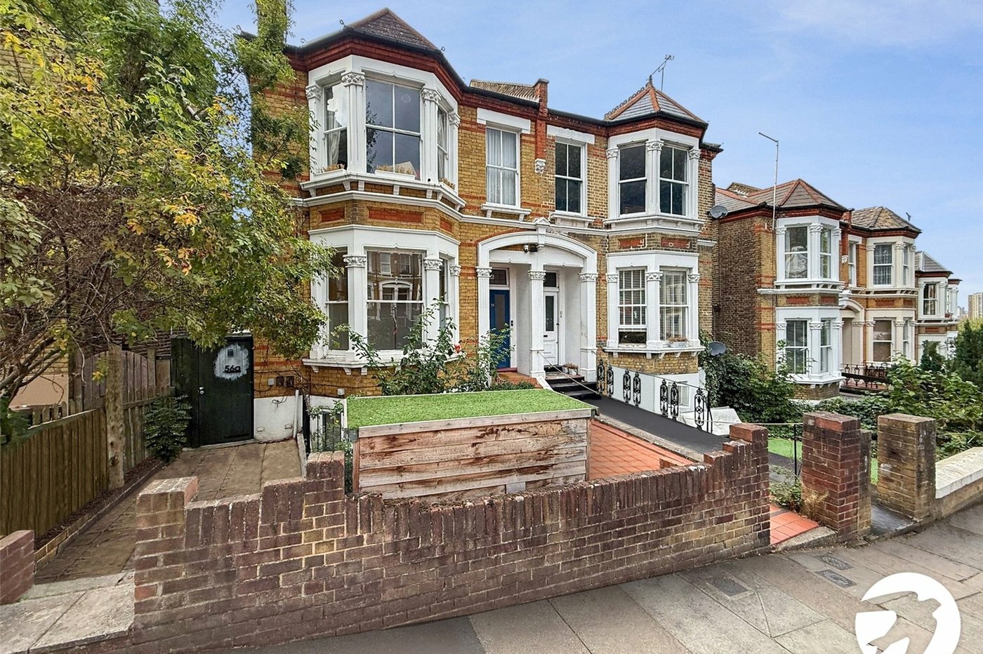 2 bedroom property to rent in London | Robinson Jackson