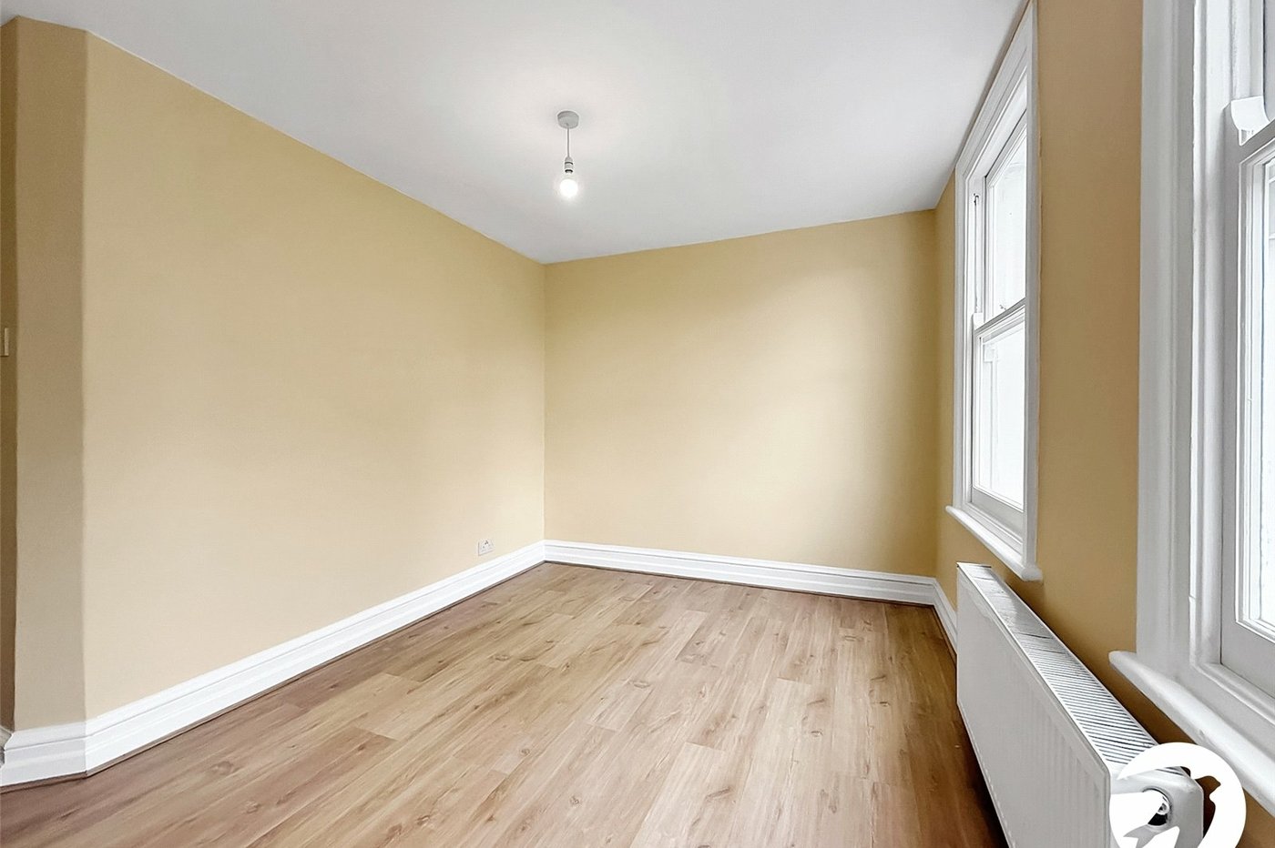 2 bedroom property to rent in London | Robinson Jackson