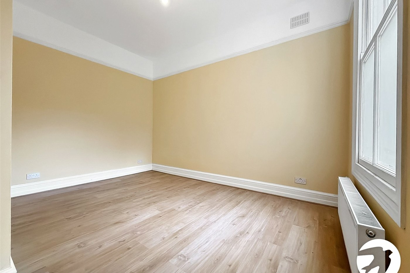 2 bedroom property to rent in London | Robinson Jackson