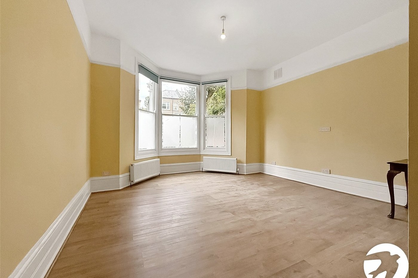 2 bedroom property to rent in London | Robinson Jackson