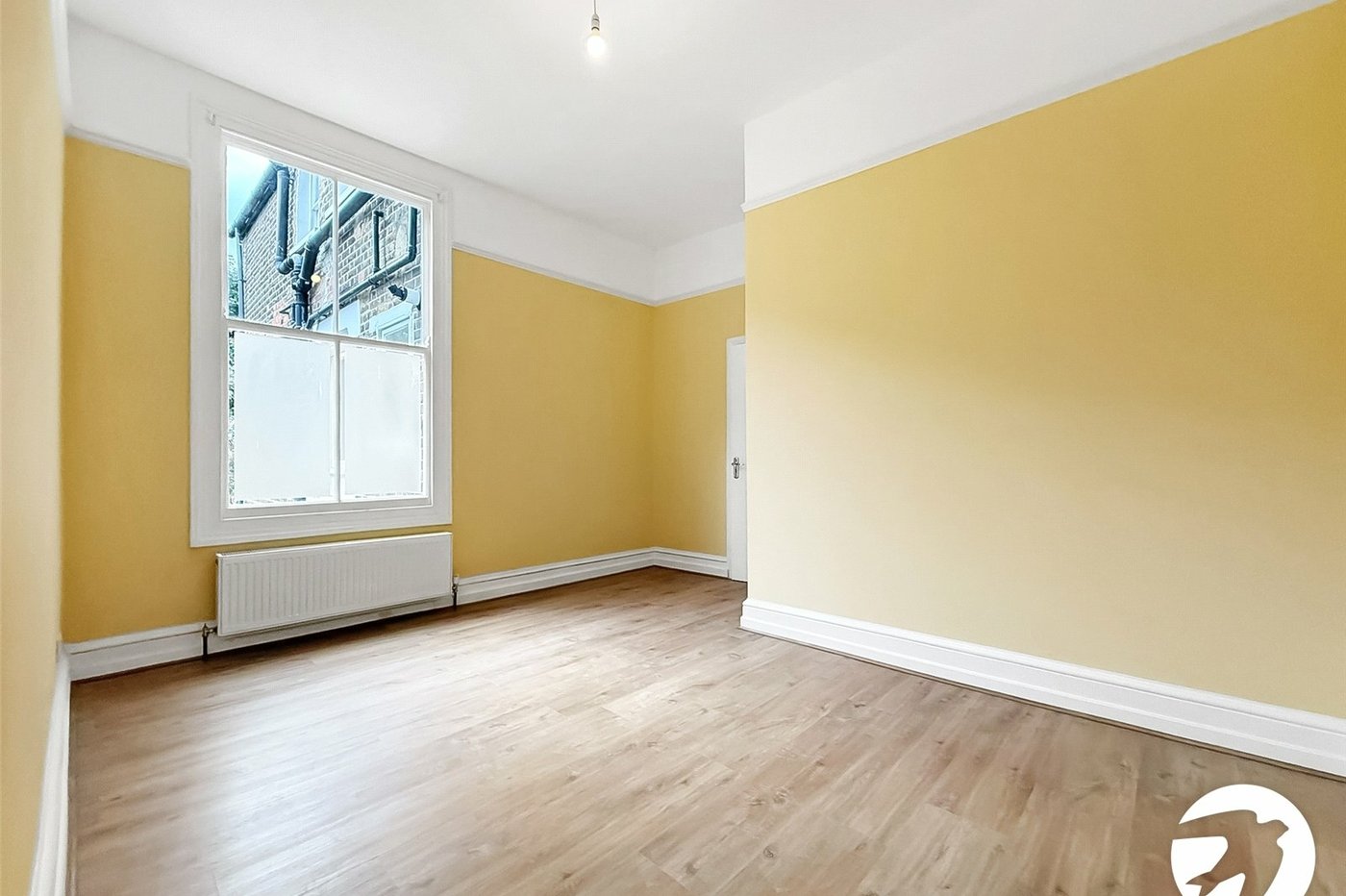 2 bedroom property to rent in London | Robinson Jackson