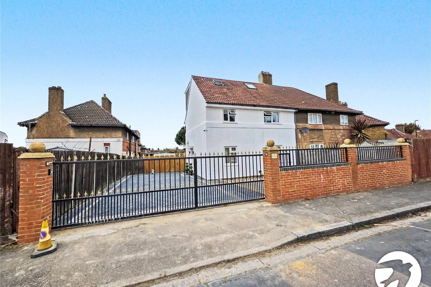 5 bedroom house to rent in London | Robinson Jackson