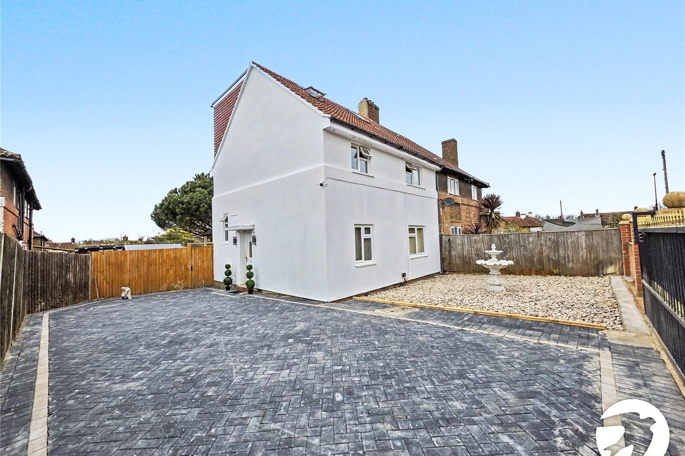 5 bedroom house to rent in London | Robinson Jackson