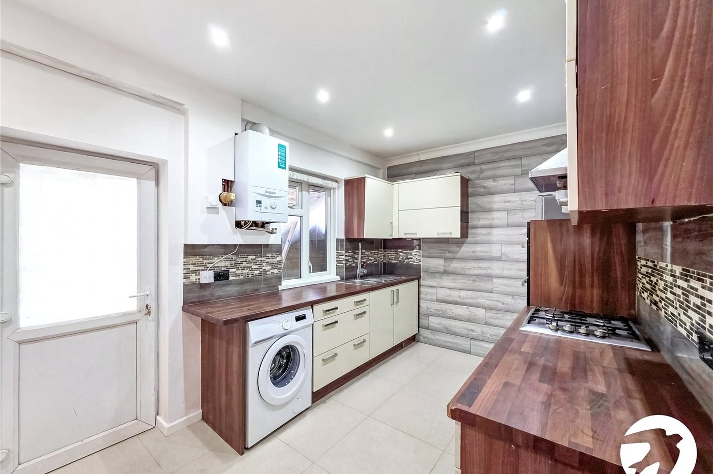 5 bedroom house to rent in London | Robinson Jackson