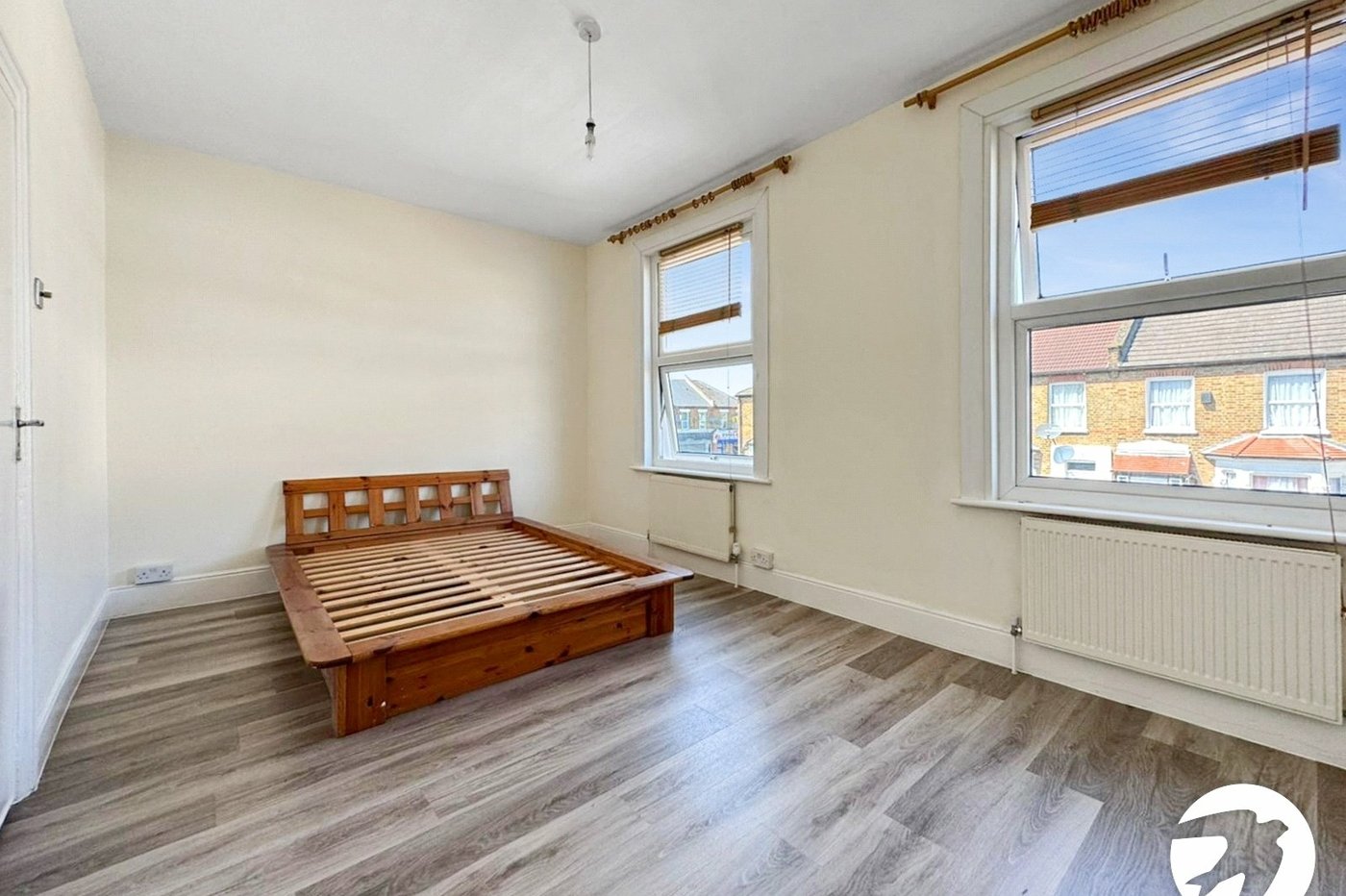 3 bedroom house to rent in London | Robinson Jackson