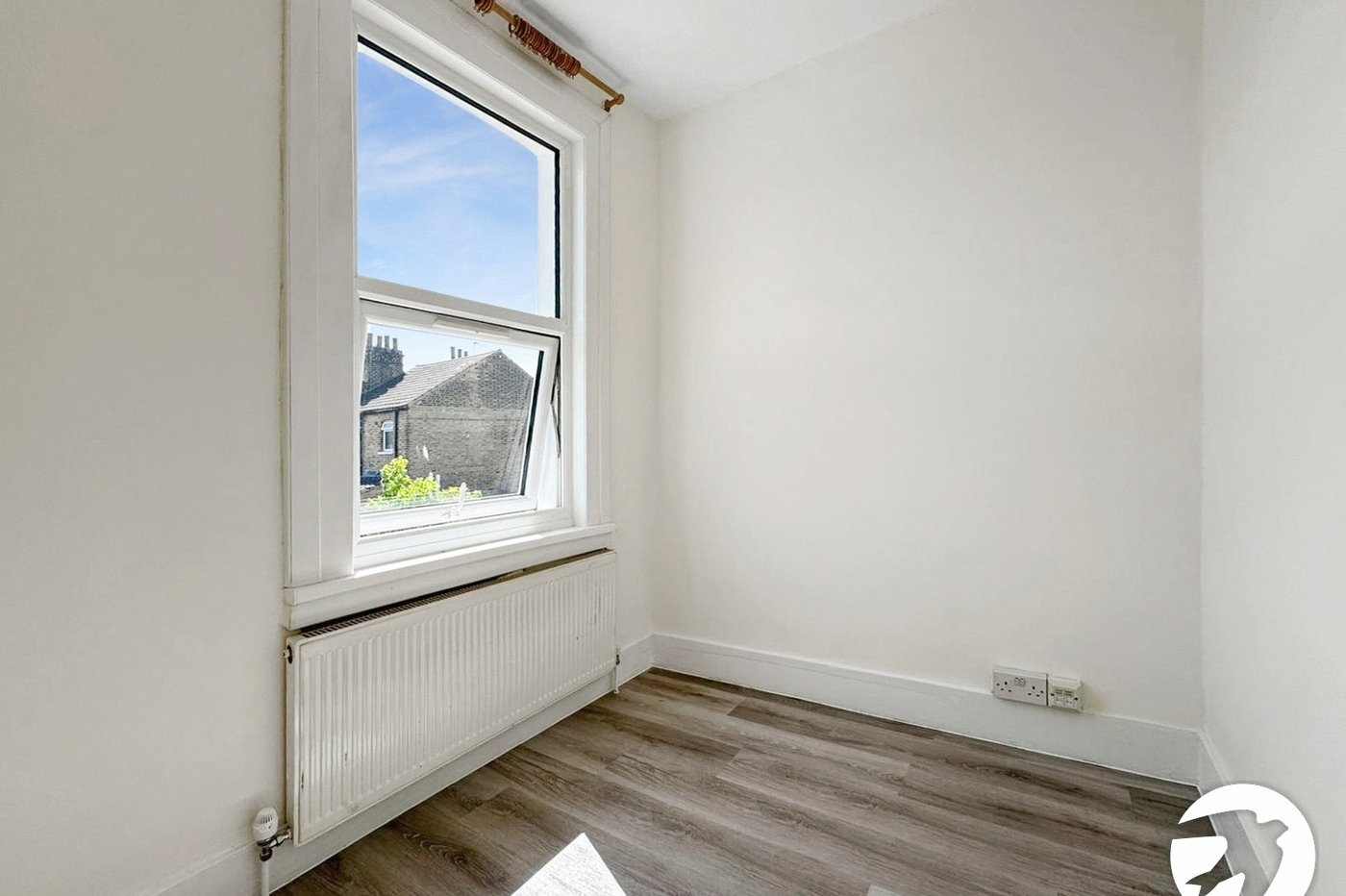 3 bedroom house to rent in London | Robinson Jackson