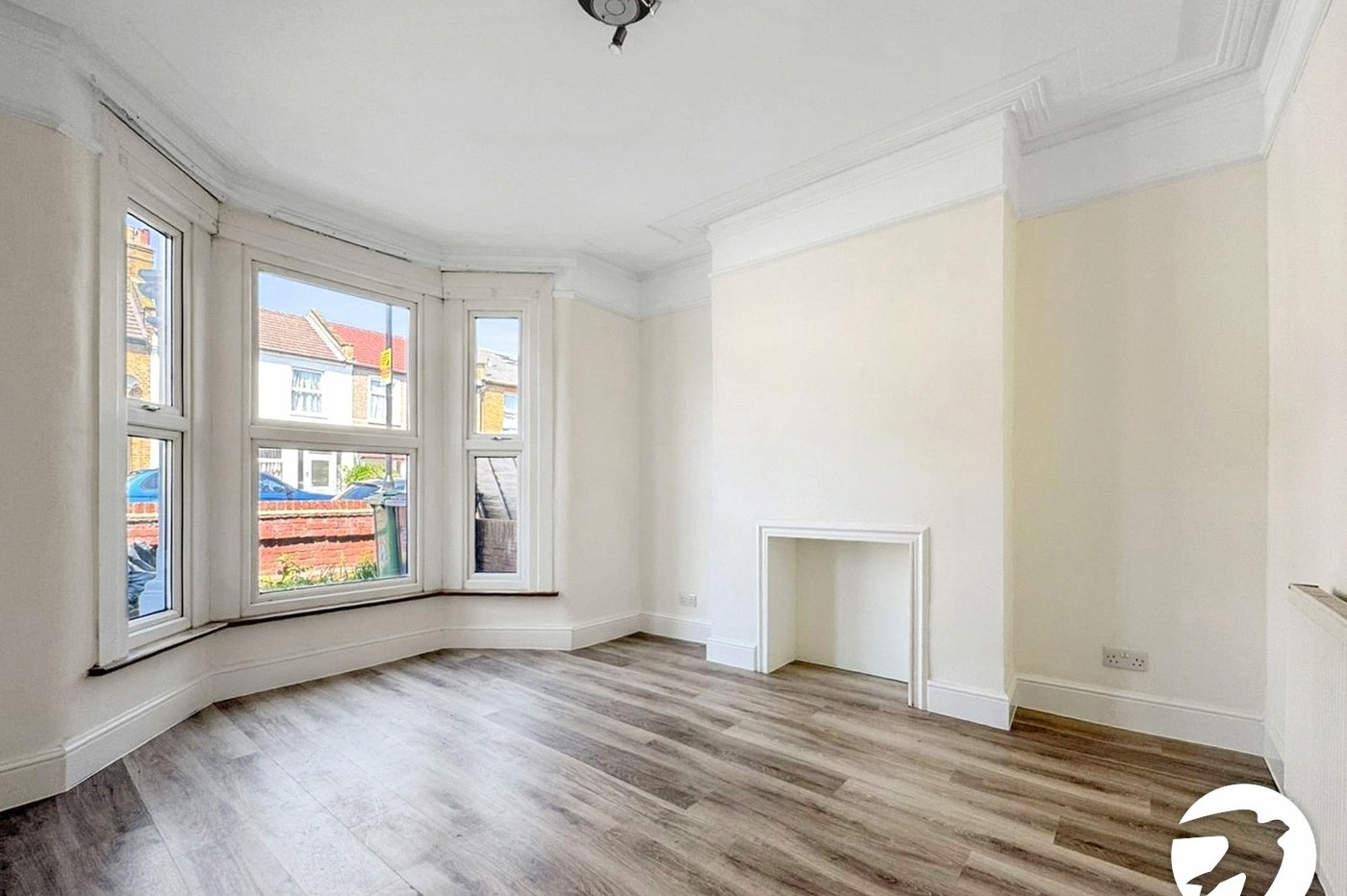 3 bedroom house to rent in London | Robinson Jackson