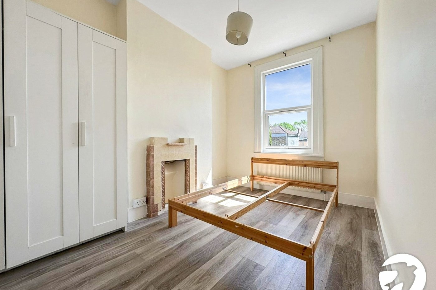 3 bedroom house to rent in London | Robinson Jackson