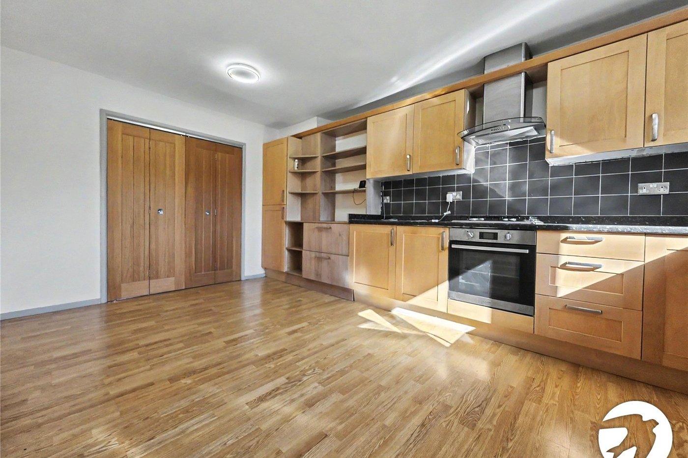 4 bedroom house to rent in London | Robinson Jackson