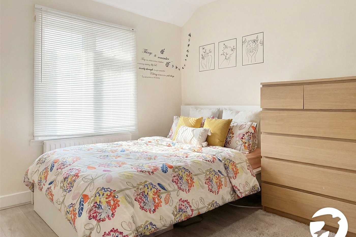 3 bedroom house to rent in London | Robinson Jackson