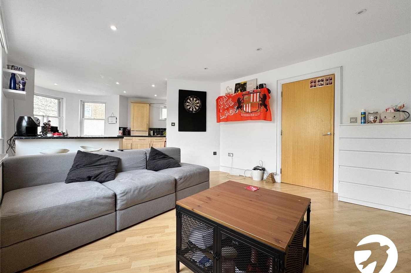 2 bedroom property to rent in London | Robinson Jackson
