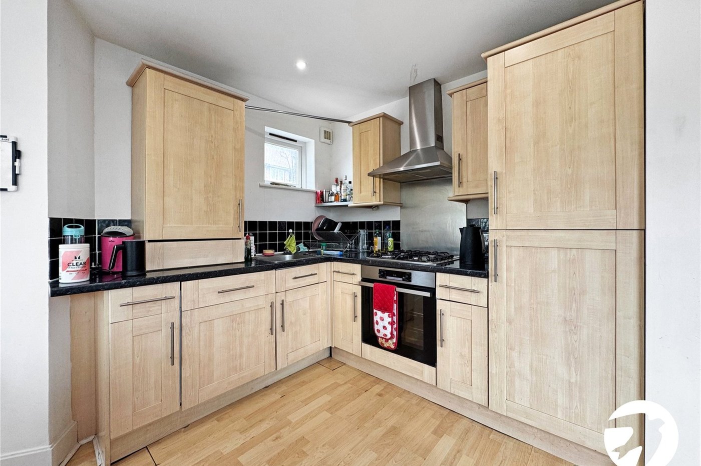 2 bedroom property to rent in London | Robinson Jackson