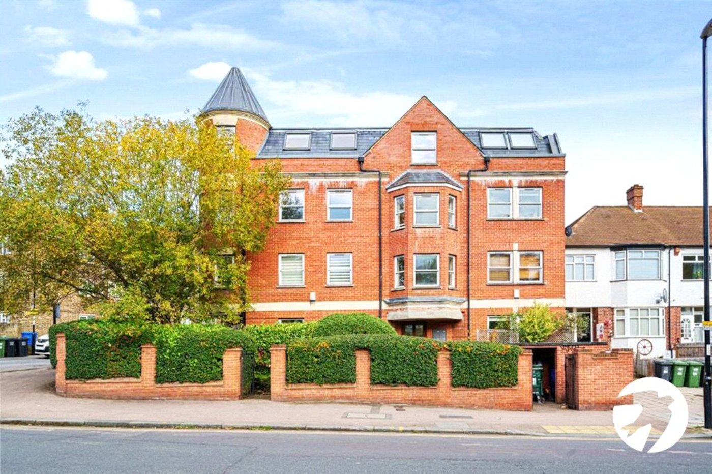 2 bedroom property to rent in London | Robinson Jackson