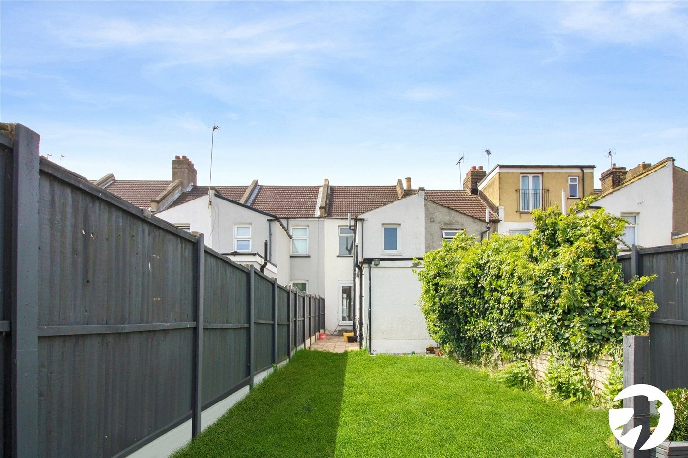 3 bedroom house to rent in Greenhithe | Robinson Michael & Jackson