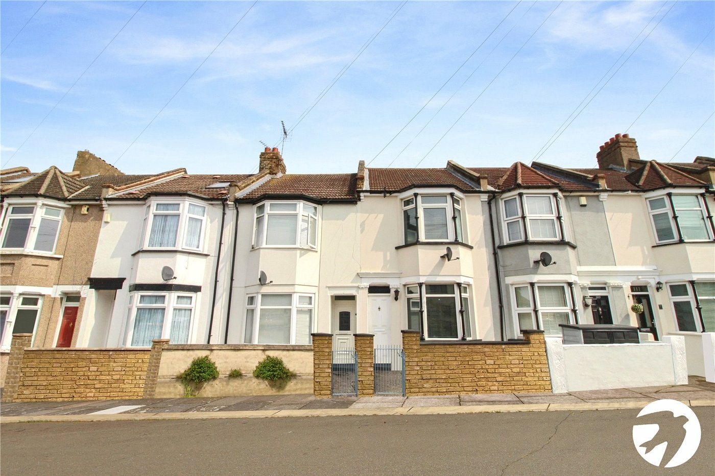 3 bedroom house to rent in Greenhithe | Robinson Michael & Jackson