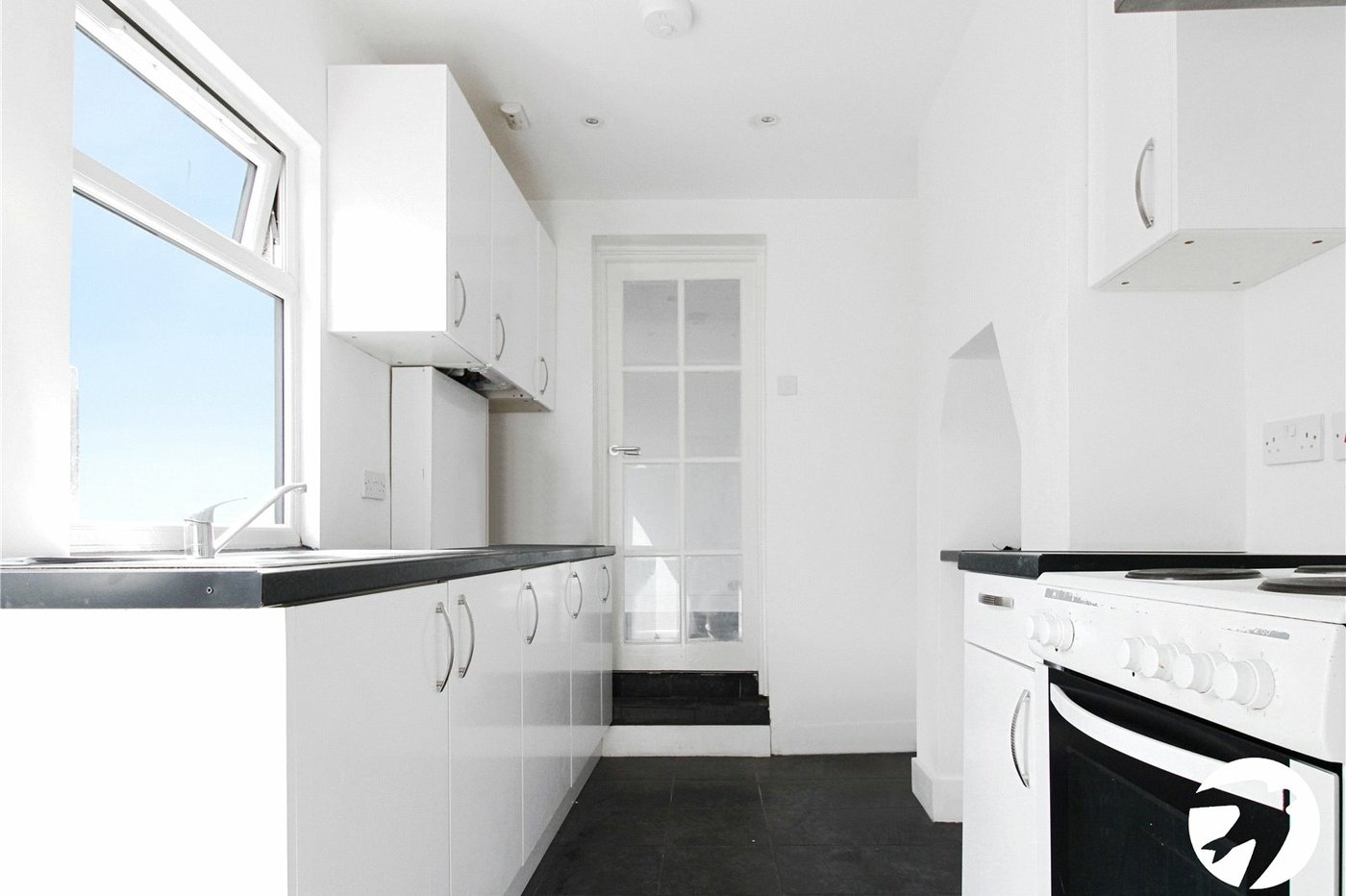 3 bedroom house to rent in Greenhithe | Robinson Michael & Jackson