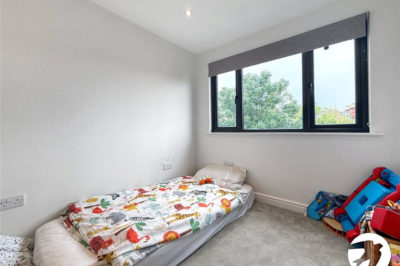 4 bedroom house to rent in London | Robinson Jackson