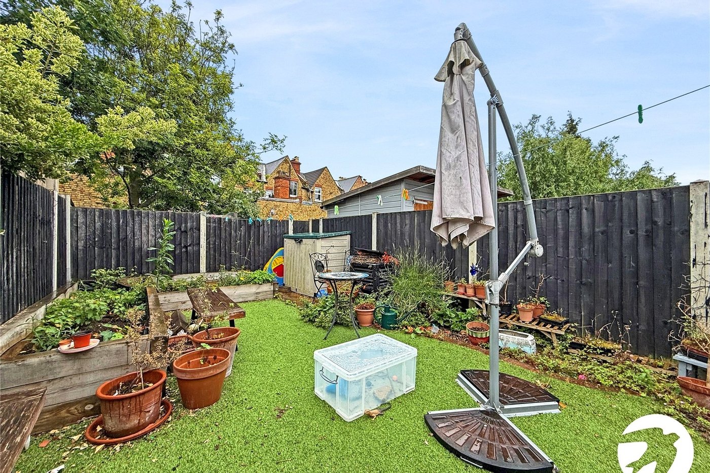 4 bedroom house to rent in London | Robinson Jackson