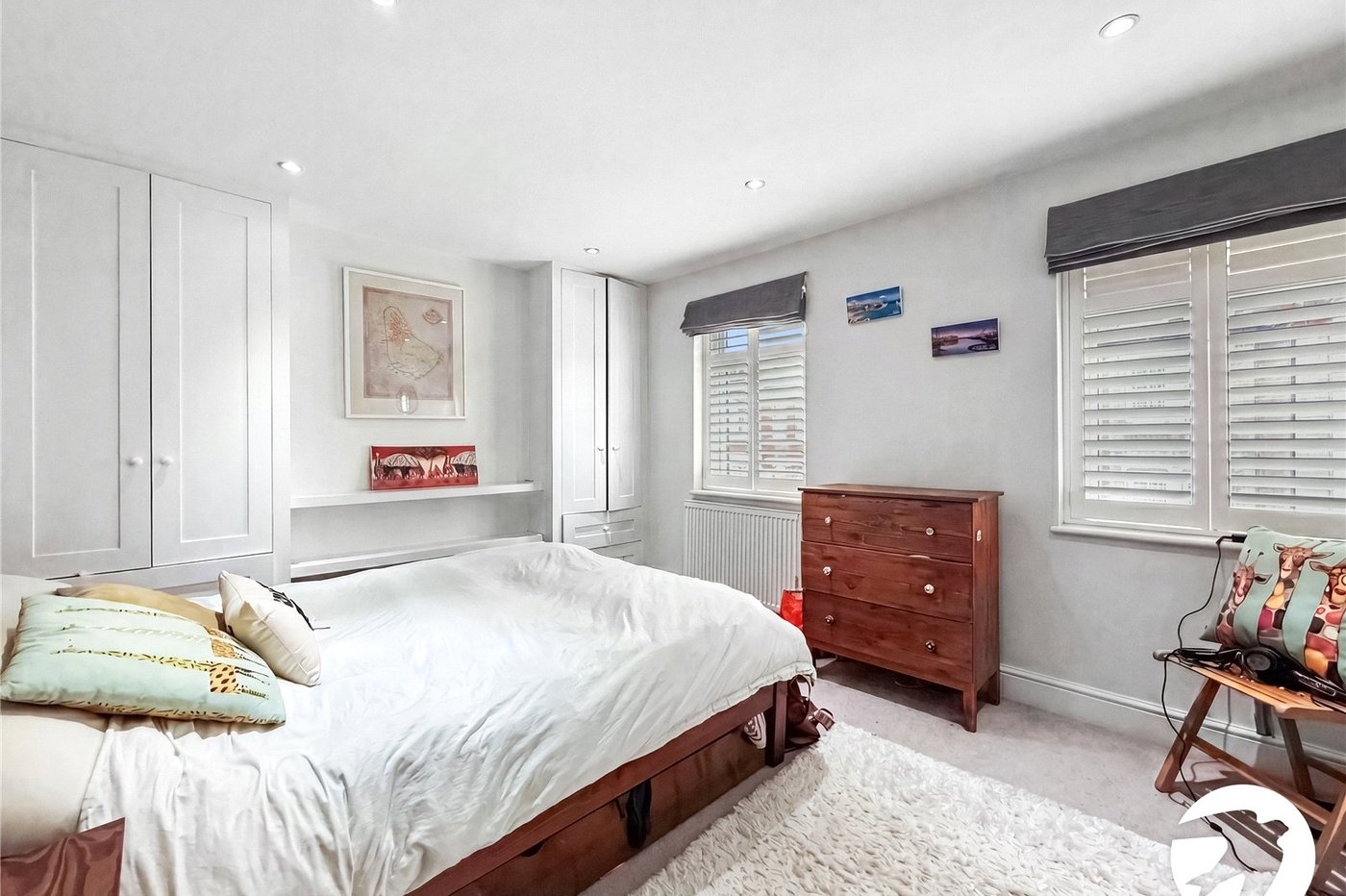 4 bedroom house to rent in London | Robinson Jackson