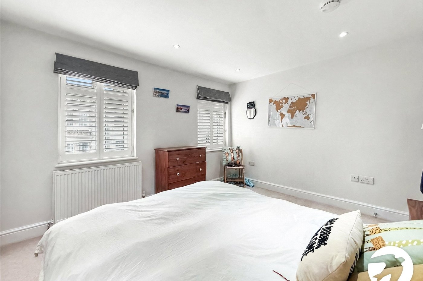 4 bedroom house to rent in London | Robinson Jackson