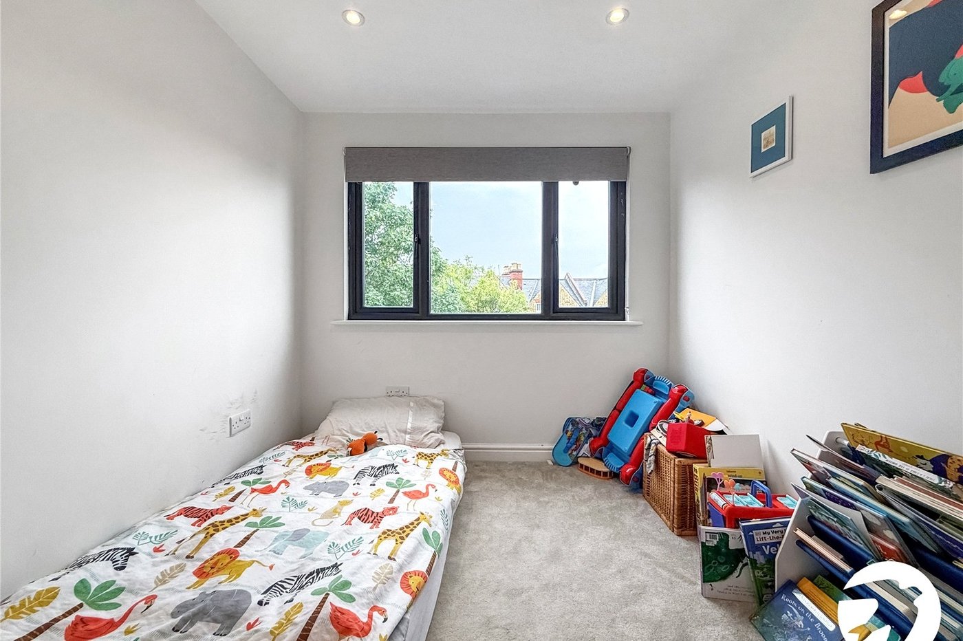 4 bedroom house to rent in London | Robinson Jackson