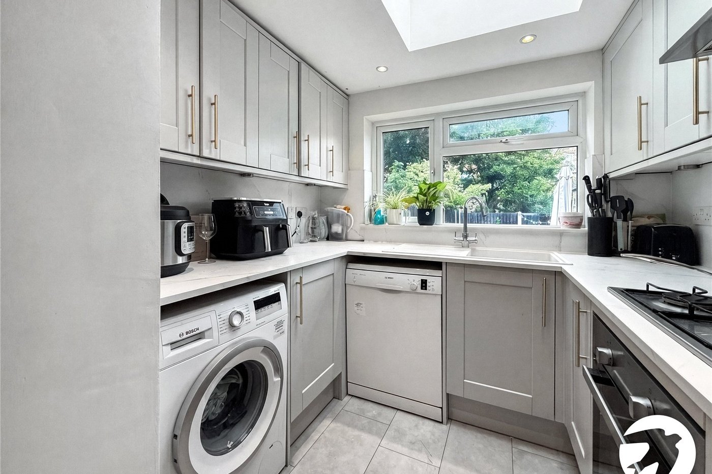 4 bedroom house to rent in London | Robinson Jackson