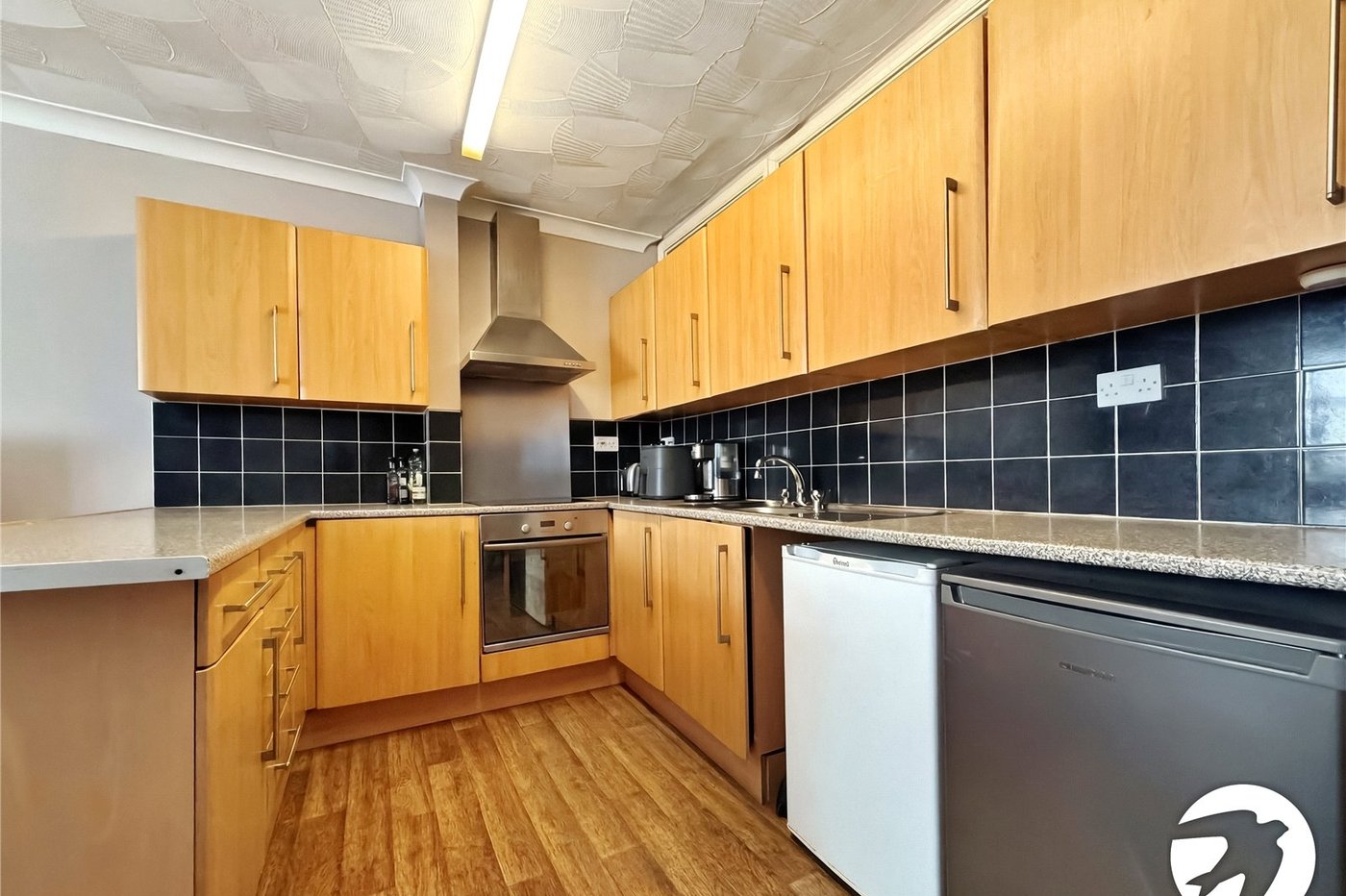 2 bedroom property to rent in Buckland Hill | Robinson Michael & Jackson