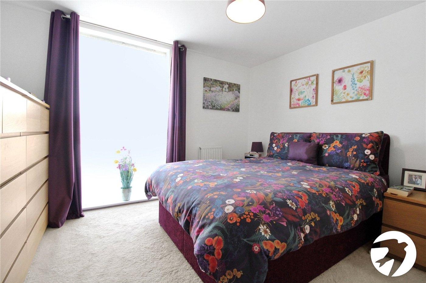 2 bedroom property to rent in Castle Hill | Robinson Michael & Jackson