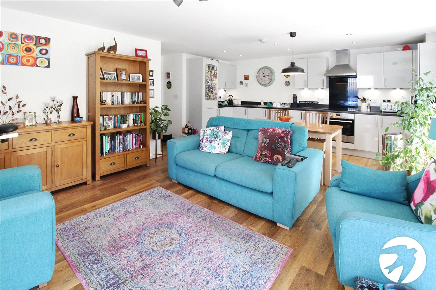 2 bedroom property to rent in Castle Hill | Robinson Michael & Jackson