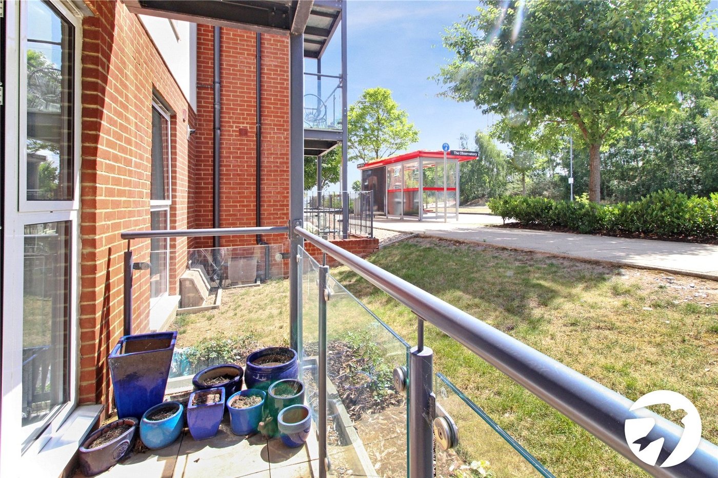 2 bedroom property to rent in Castle Hill | Robinson Michael & Jackson