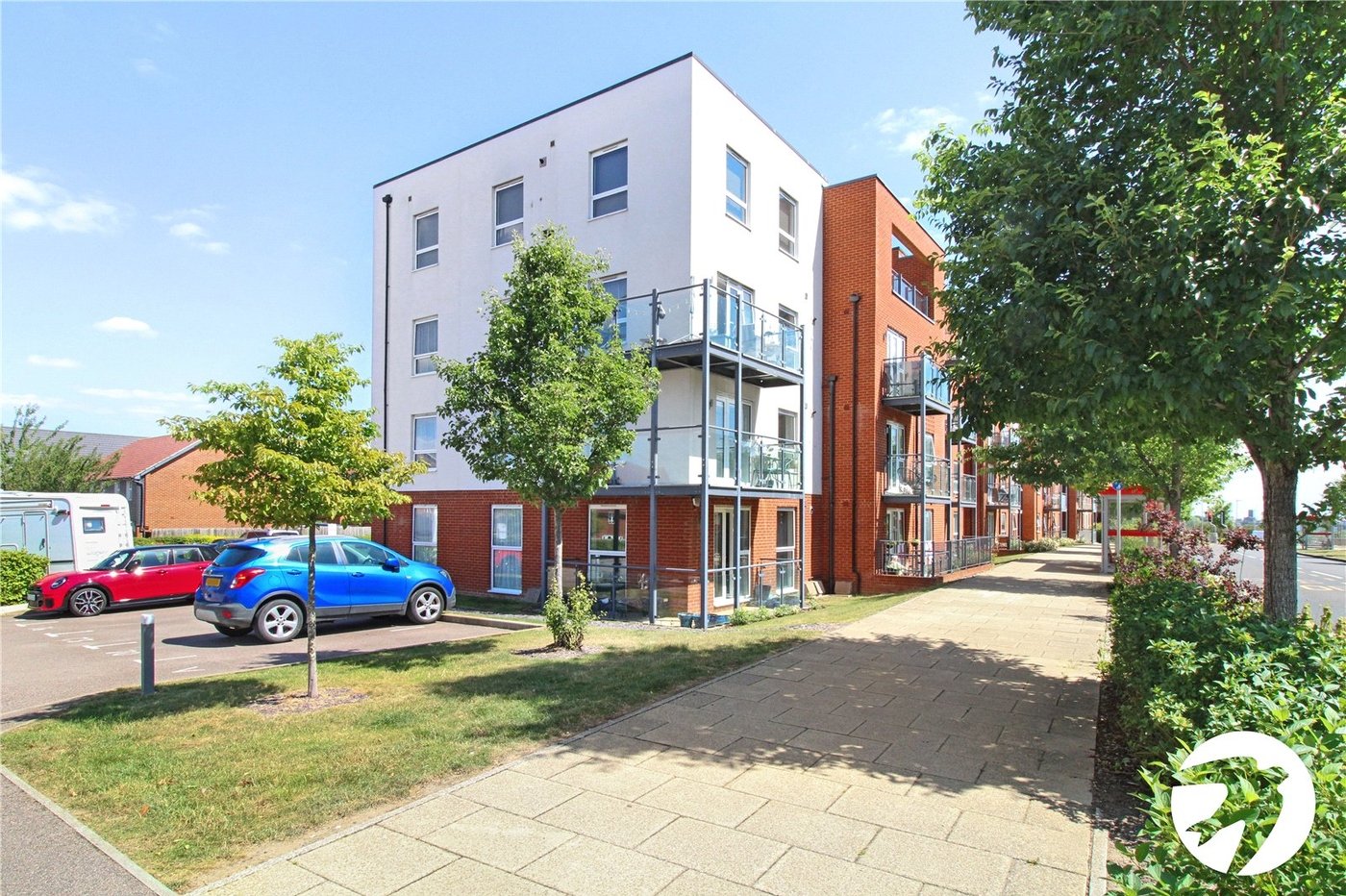 2 bedroom property to rent in Castle Hill | Robinson Michael & Jackson