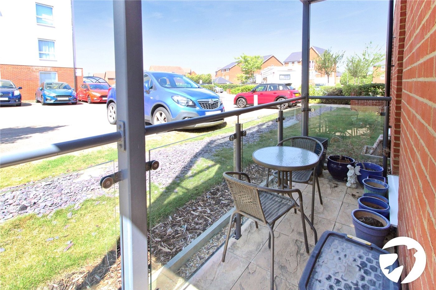 2 bedroom property to rent in Castle Hill | Robinson Michael & Jackson